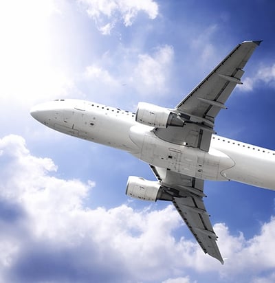 Les entreprises peuvent réclamer des dommages des vols en retard sur lesquels voyagent leurs salariés